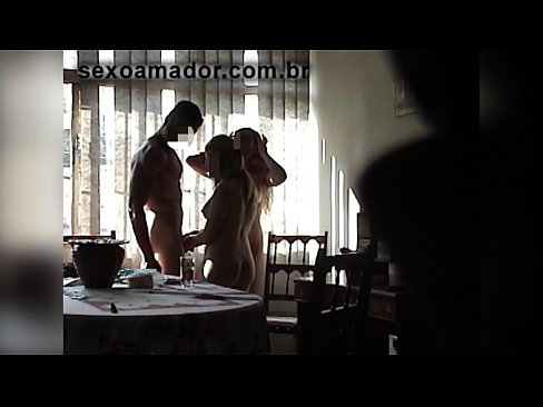 ❤️ Miqtë e seksit ftojnë një burrë gjigant dhe një treshe me të Pornografi cilësore në sq.porno-filmy.ru ☑